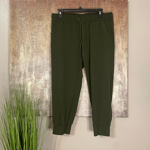 Embrace Life Athleisure Capri Pants - Picture 1 of 8